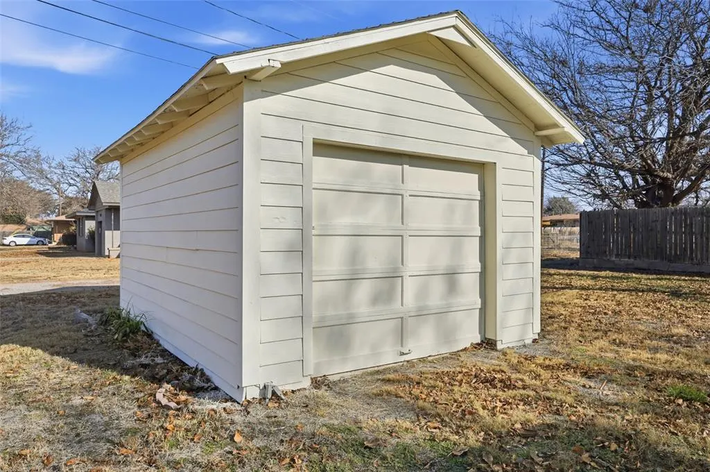 Photo 23 — 711 W Martha Street, Altus, OK 73521