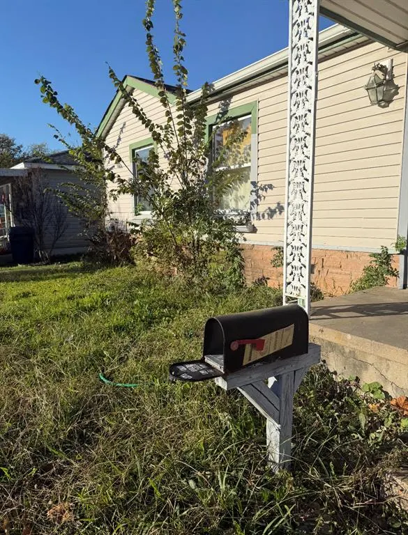 Front exterior — 1817 Comanche Street, Ardmore, OK 73401