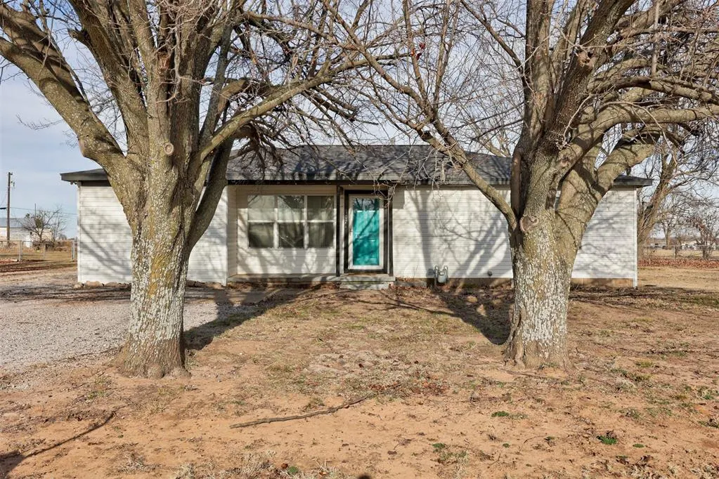 Photo 2 — 107 E Railroad Street, Wayne, OK 73095