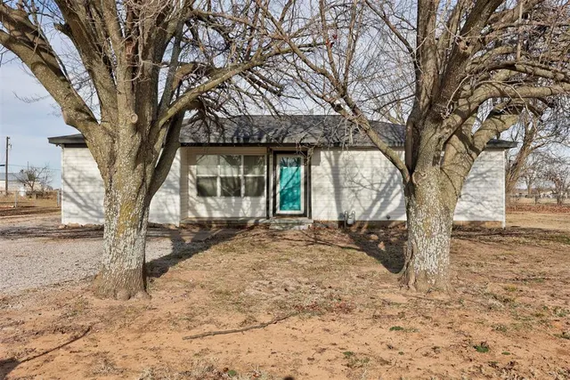 Photo 2 — 107 E Railroad Street, Wayne, OK 73095