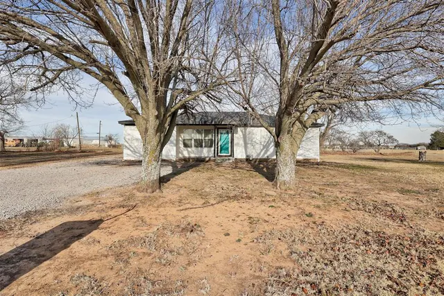 Photo 3 — 107 E Railroad Street, Wayne, OK 73095
