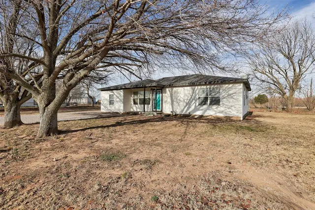 Photo 4 — 107 E Railroad Street, Wayne, OK 73095