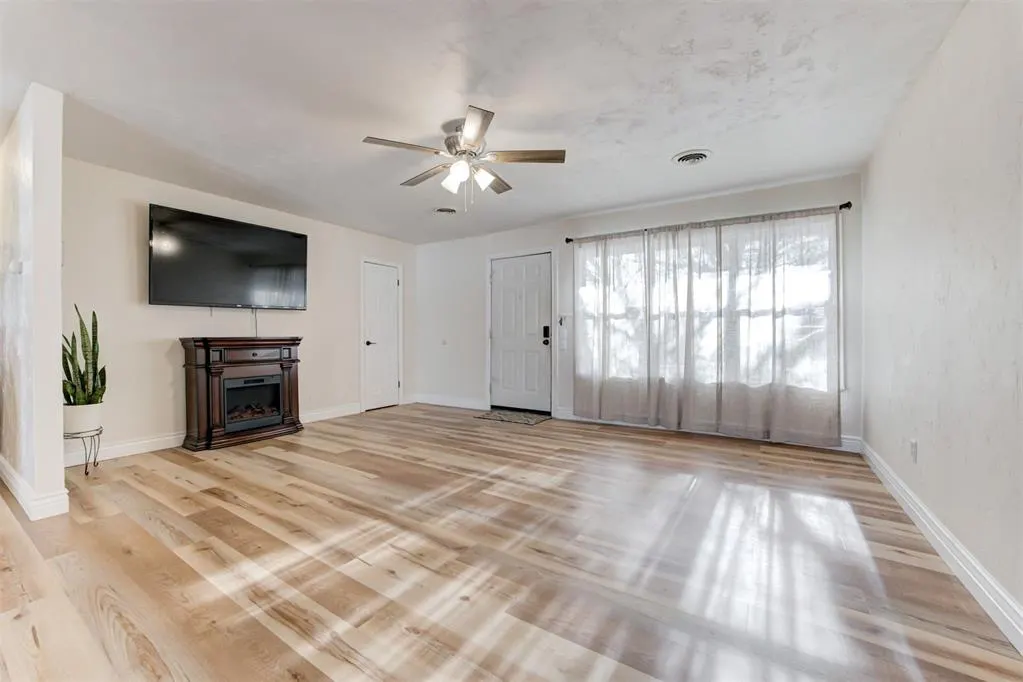 Photo 9 — 107 E Railroad Street, Wayne, OK 73095