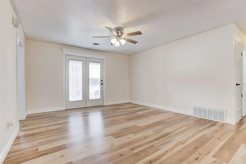 Photo 14 — 107 E Railroad Street, Wayne, OK 73095