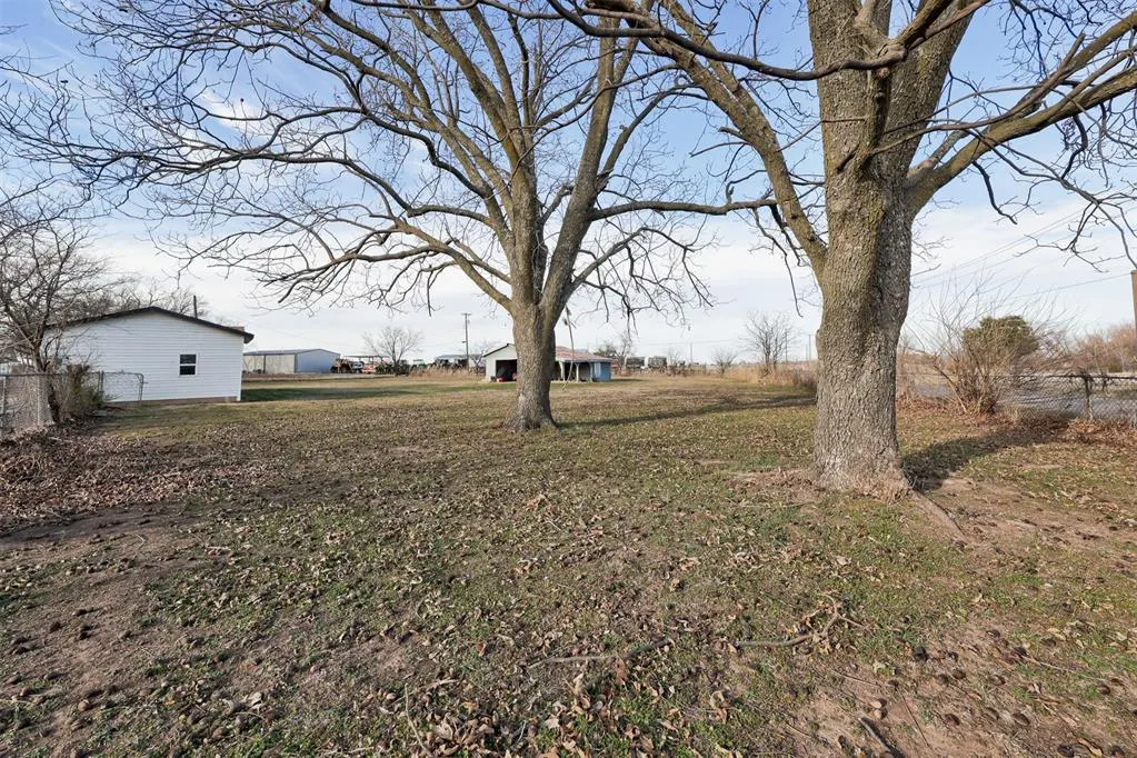 Photo 41 — 107 E Railroad Street, Wayne, OK 73095