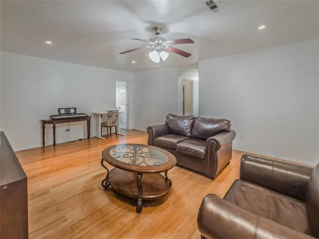 Photo 6 — 6141 Cielo Terrace, Oklahoma City, OK 73149