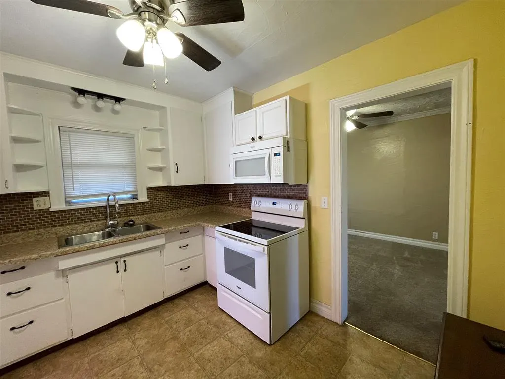 Photo 15 — 601 NW 3rd Street, Minco, OK 73059