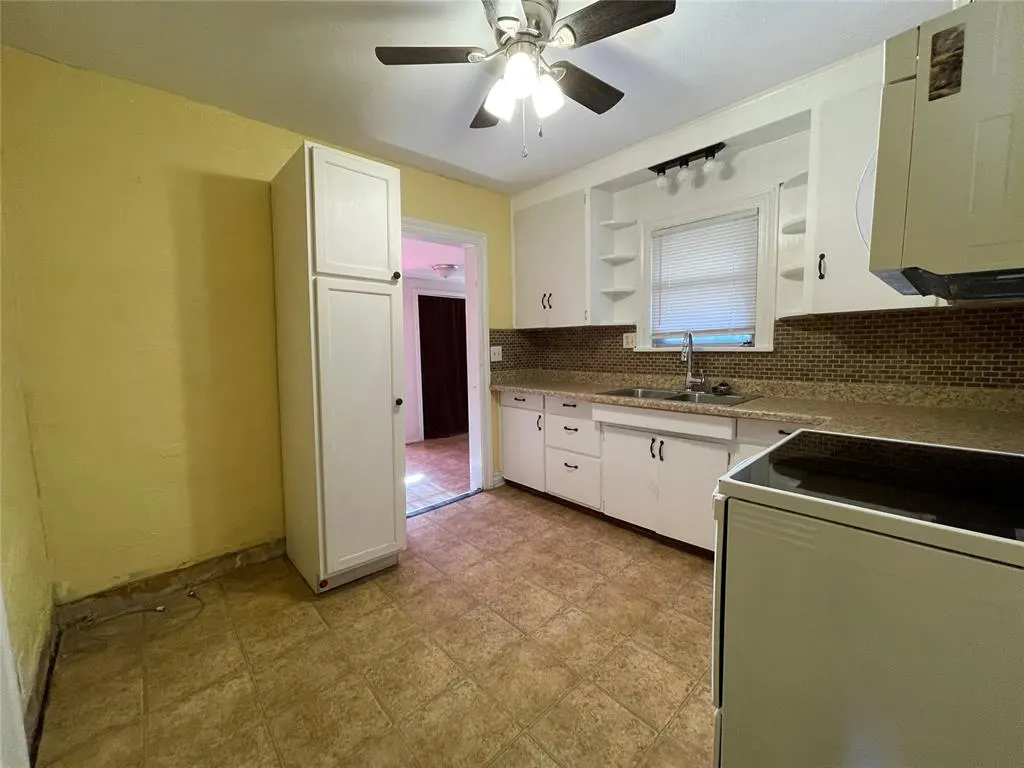 Photo 16 — 601 NW 3rd Street, Minco, OK 73059
