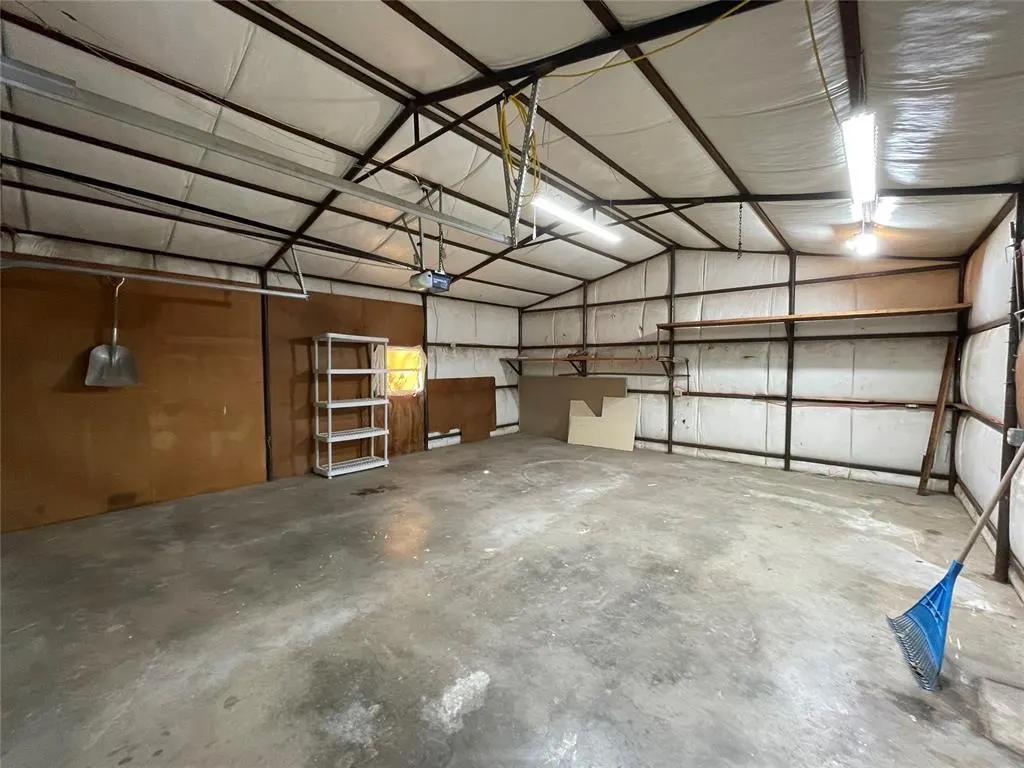 Photo 27 — 601 NW 3rd Street, Minco, OK 73059