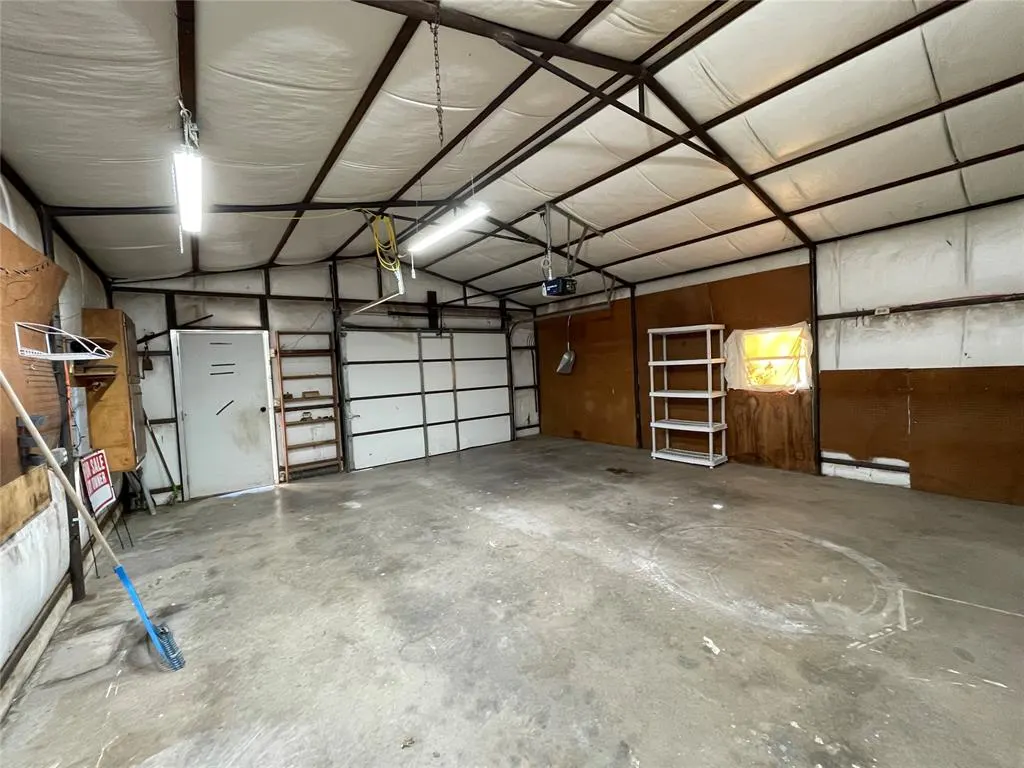 Photo 28 — 601 NW 3rd Street, Minco, OK 73059