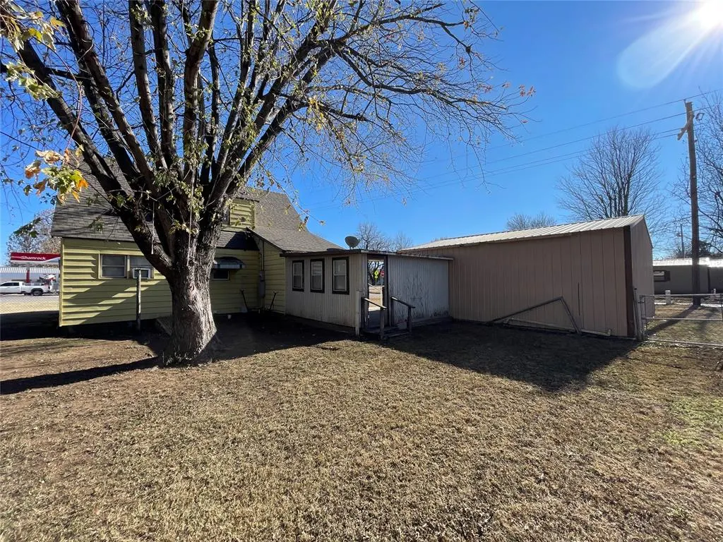 Photo 29 — 601 NW 3rd Street, Minco, OK 73059