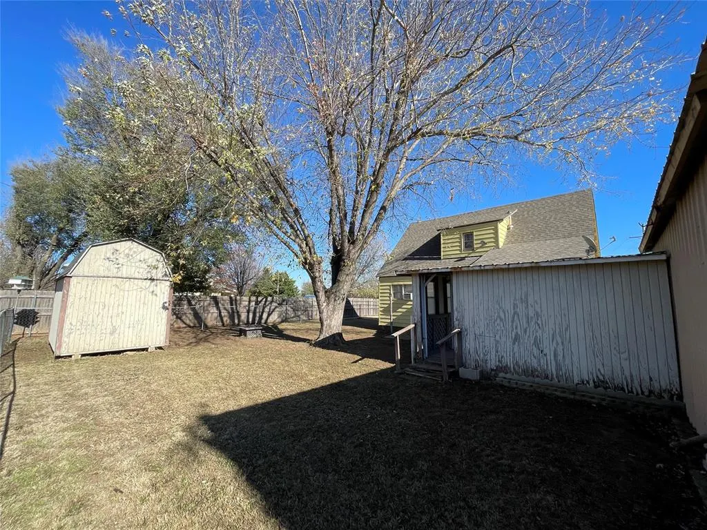 Photo 30 — 601 NW 3rd Street, Minco, OK 73059