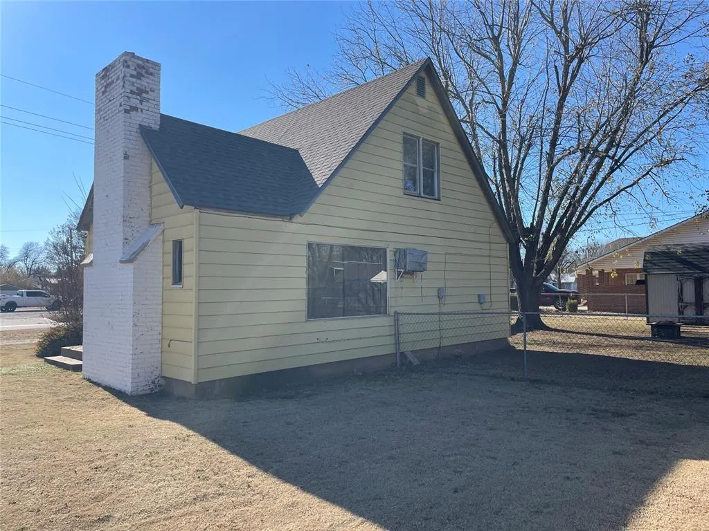 Photo 31 — 601 NW 3rd Street, Minco, OK 73059