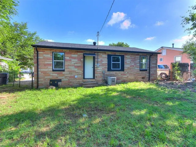 Photo 4 — 2924 SW 51st Street, Oklahoma City, OK 73119