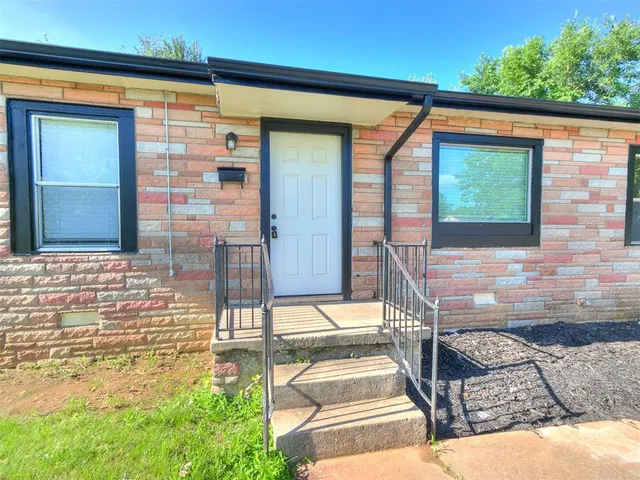 Photo 7 — 2924 SW 51st Street, Oklahoma City, OK 73119