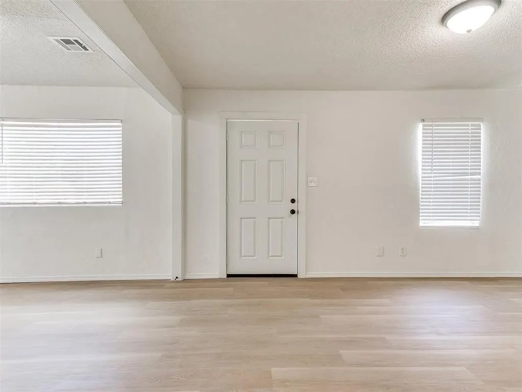 Photo 9 — 2924 SW 51st Street, Oklahoma City, OK 73119
