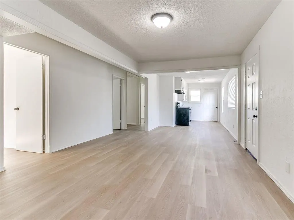 Photo 11 — 2924 SW 51st Street, Oklahoma City, OK 73119