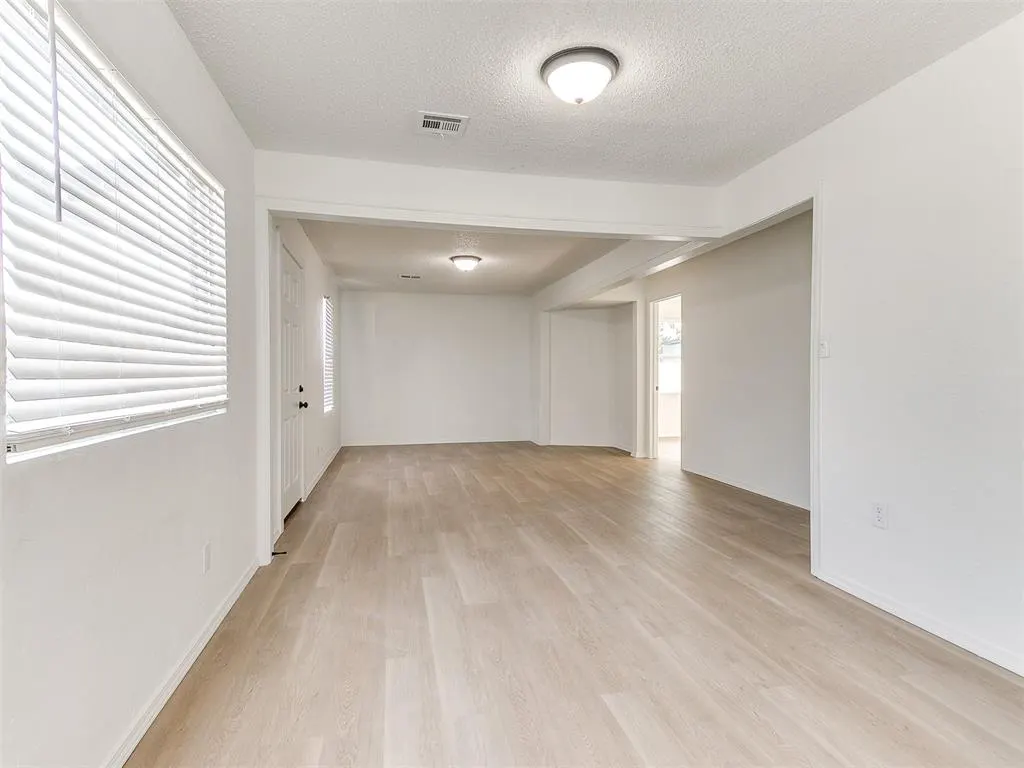 Photo 13 — 2924 SW 51st Street, Oklahoma City, OK 73119