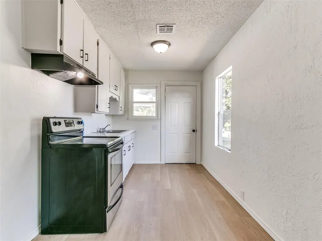 Photo 14 — 2924 SW 51st Street, Oklahoma City, OK 73119
