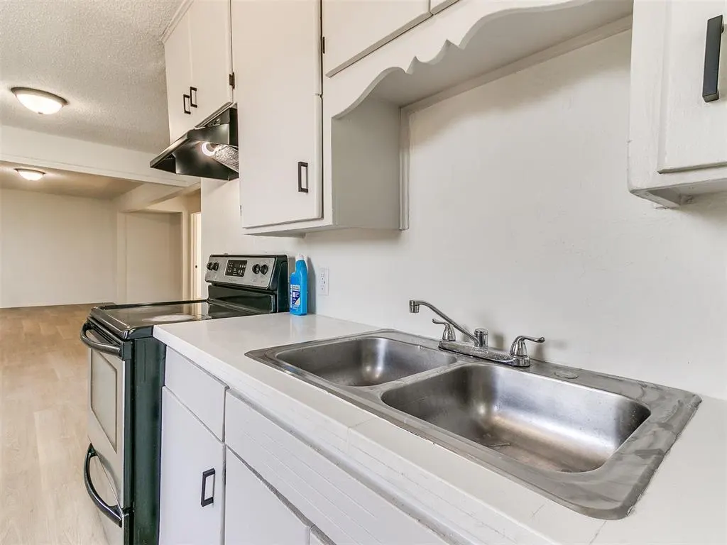 Photo 18 — 2924 SW 51st Street, Oklahoma City, OK 73119