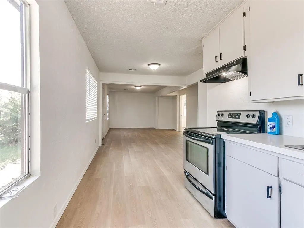 Photo 19 — 2924 SW 51st Street, Oklahoma City, OK 73119