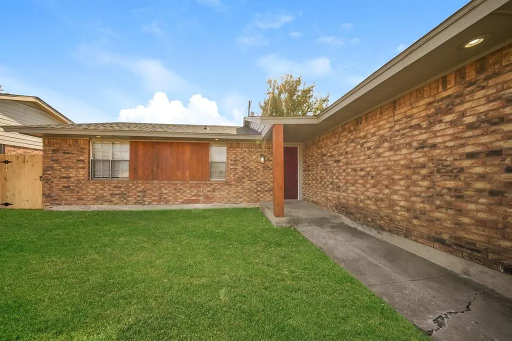 Photo 2 — 8512 NW 86th Street, Oklahoma City, OK 73132