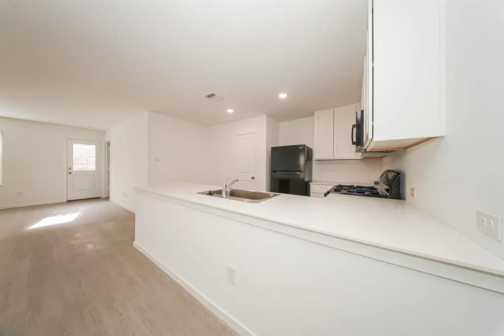 Photo 6 — 9108 SW 20th Street, Mustang, OK 73128