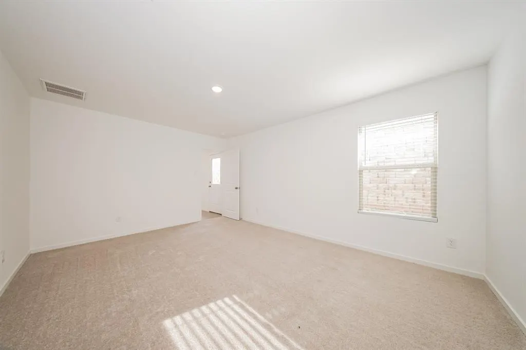Photo 7 — 9108 SW 20th Street, Mustang, OK 73128