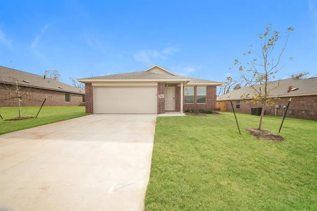 Front exterior — 9204 SW 20th Street, Mustang, OK 73128