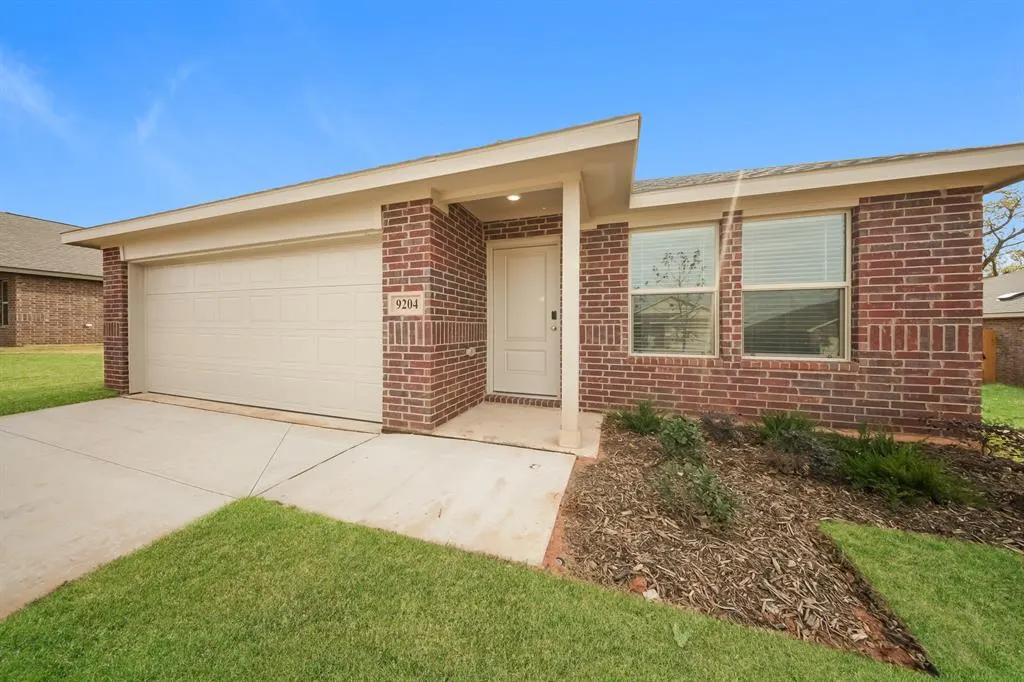 Photo 2 — 9204 SW 20th Street, Mustang, OK 73128