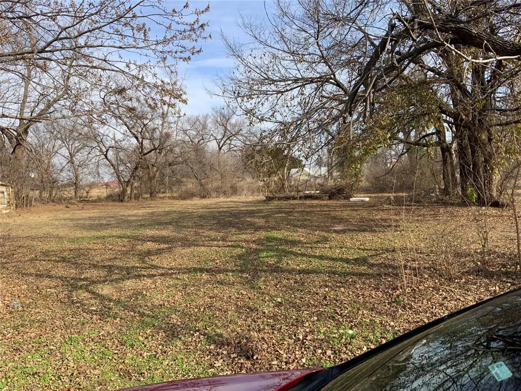 Front exterior — 624 N 8th Street, Chickasha, OK 73018