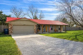 Sold home at 109 W 6th Street