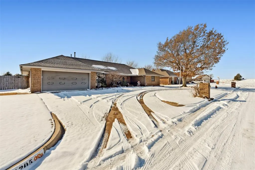 Photo 4 — 1205 Francis Lane, Kingfisher, OK 73750