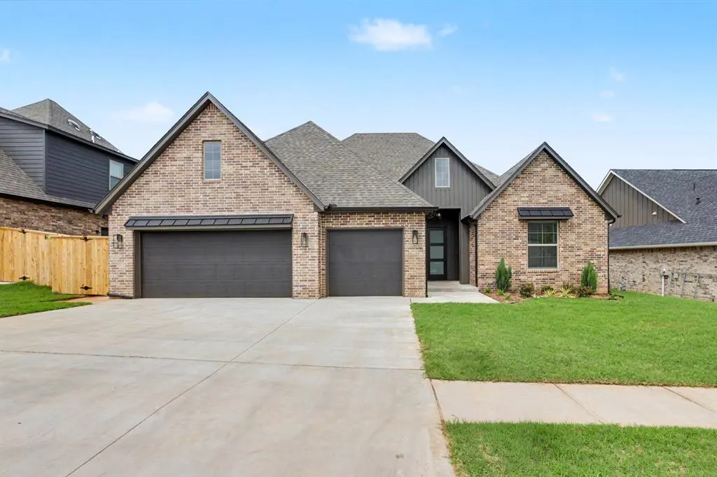Front exterior — 10401 Two Lakes Drive, Yukon, OK 73099