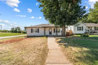 Sold home at 900 NW 89th Street
