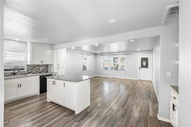 Photo 8 — 900 NW 89th Street, Oklahoma City, OK 73114