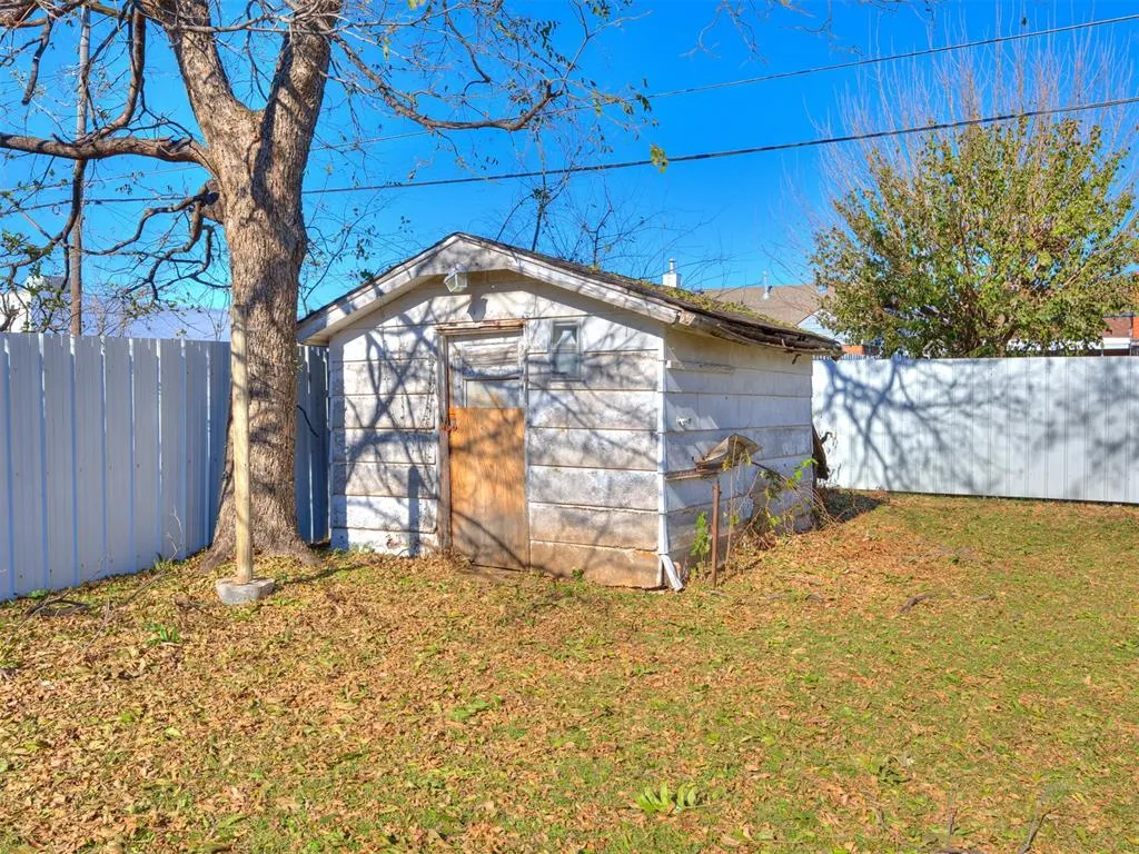 Photo 8 — 733 SW 47th Street, Oklahoma City, OK 73109