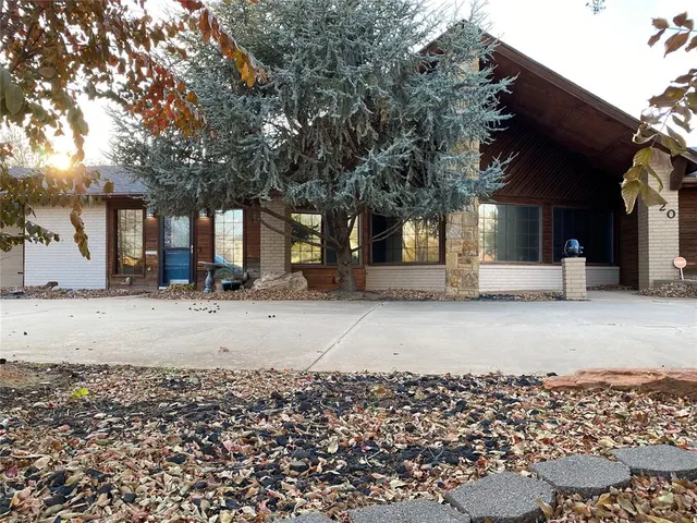 Front exterior — 520 N West Street, Cordell, OK 73632