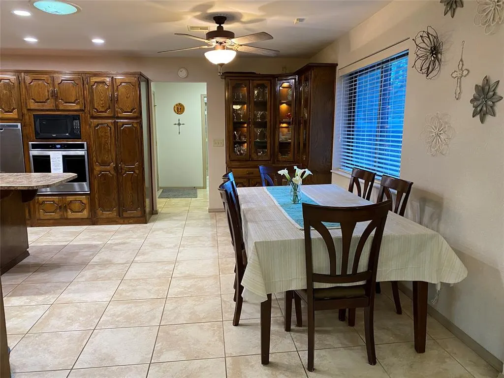 Photo 10 — 520 N West Street, Cordell, OK 73632
