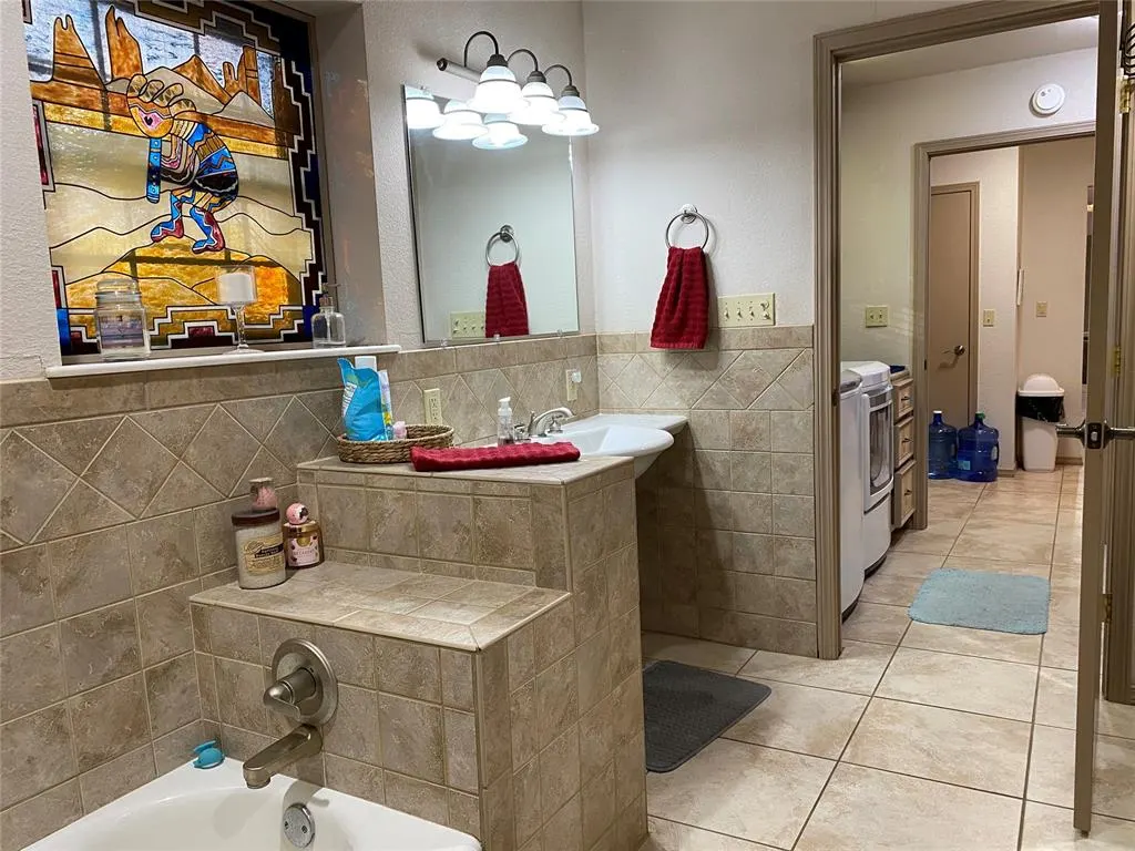 Photo 18 — 520 N West Street, Cordell, OK 73632