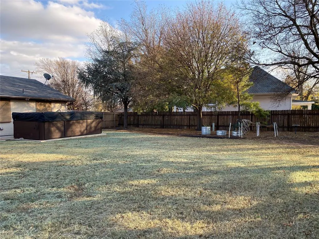 Photo 31 — 520 N West Street, Cordell, OK 73632