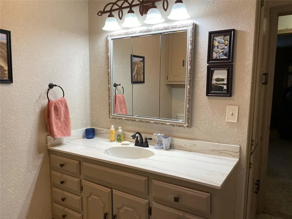Photo 47 — 520 N West Street, Cordell, OK 73632