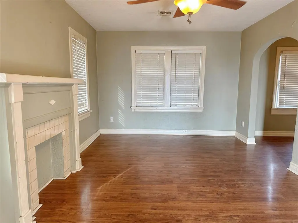 Photo 4 — 3715 NW 8th Street, Oklahoma City, OK 73107