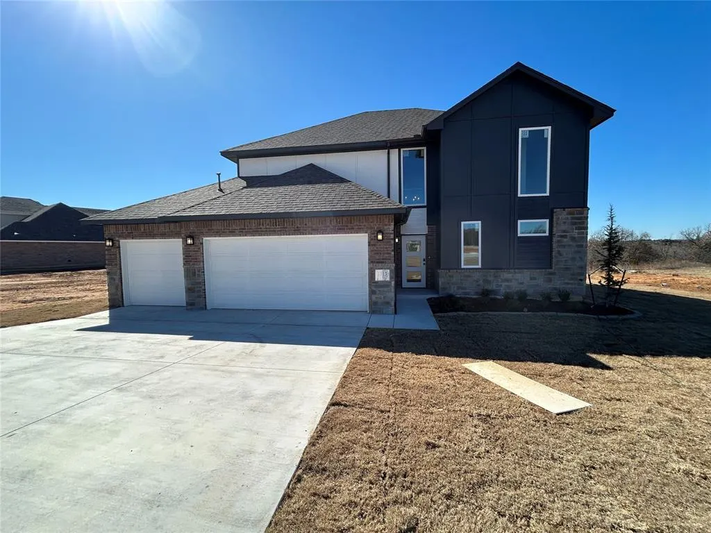 Front exterior — 1313 Lighthorsemen Way, Choctaw, OK 73020