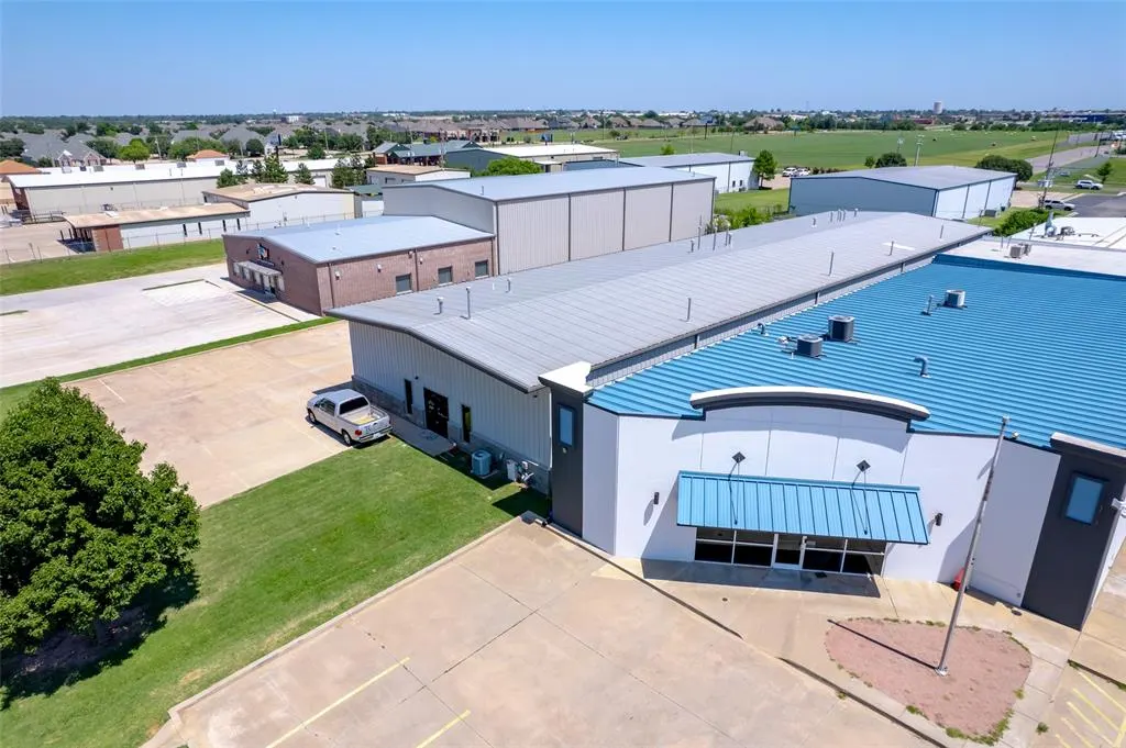 Photo 4 — 14900 Bristol Park Boulevard C, Edmond, OK 73013