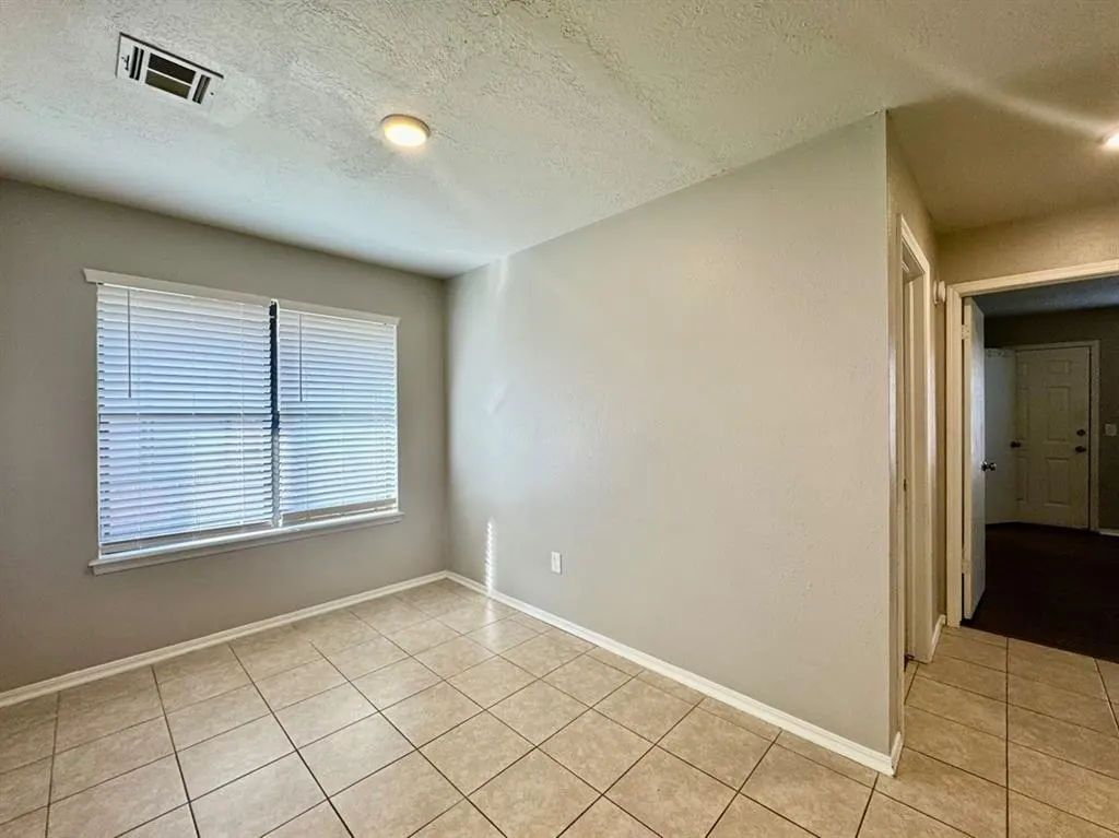 Photo 7 — 143 Barrett Place, Edmond, OK 73003