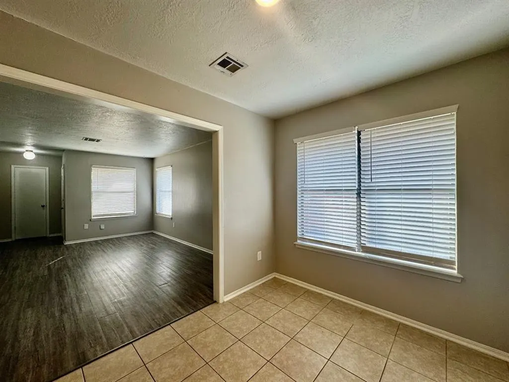 Photo 8 — 143 Barrett Place, Edmond, OK 73003