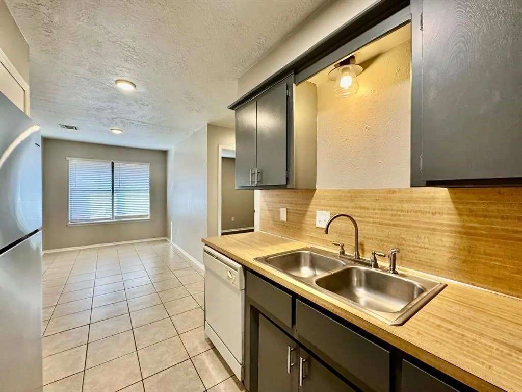 Photo 11 — 143 Barrett Place, Edmond, OK 73003