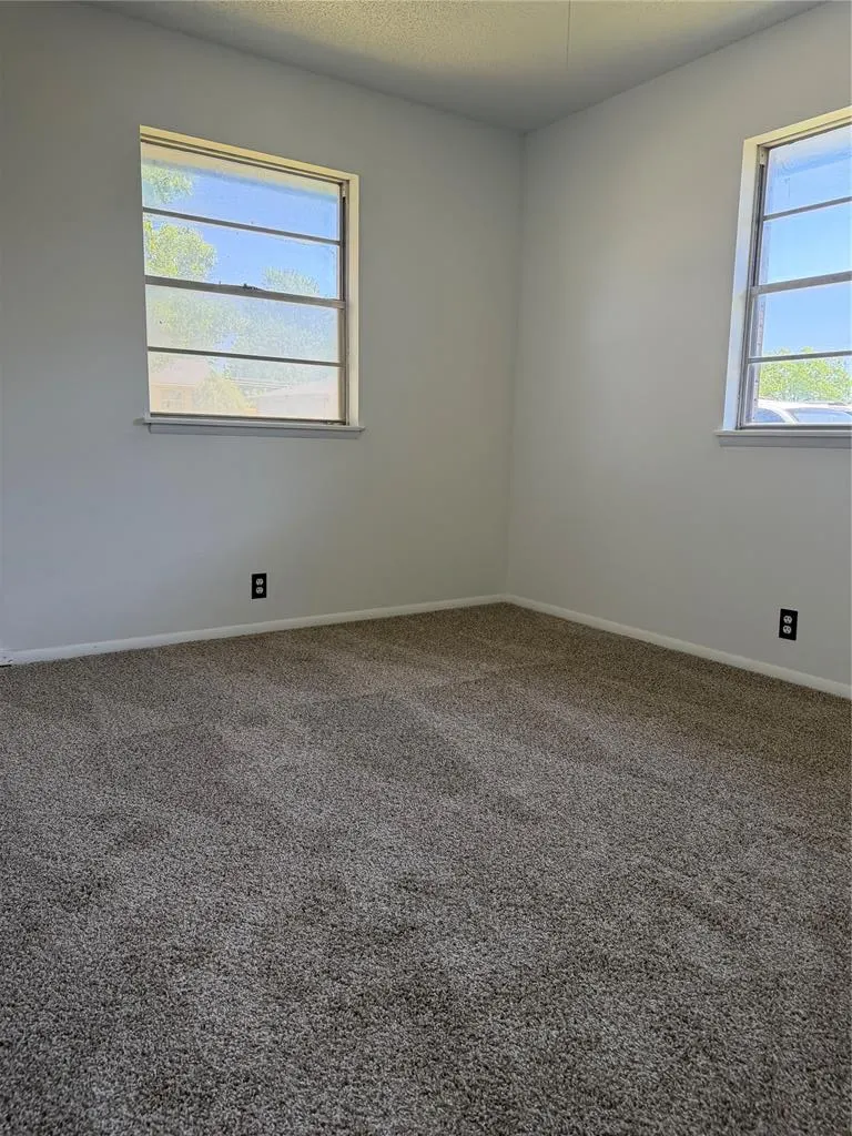 Photo 14 — 517 N 3rd Street, Weatherford, OK 73096