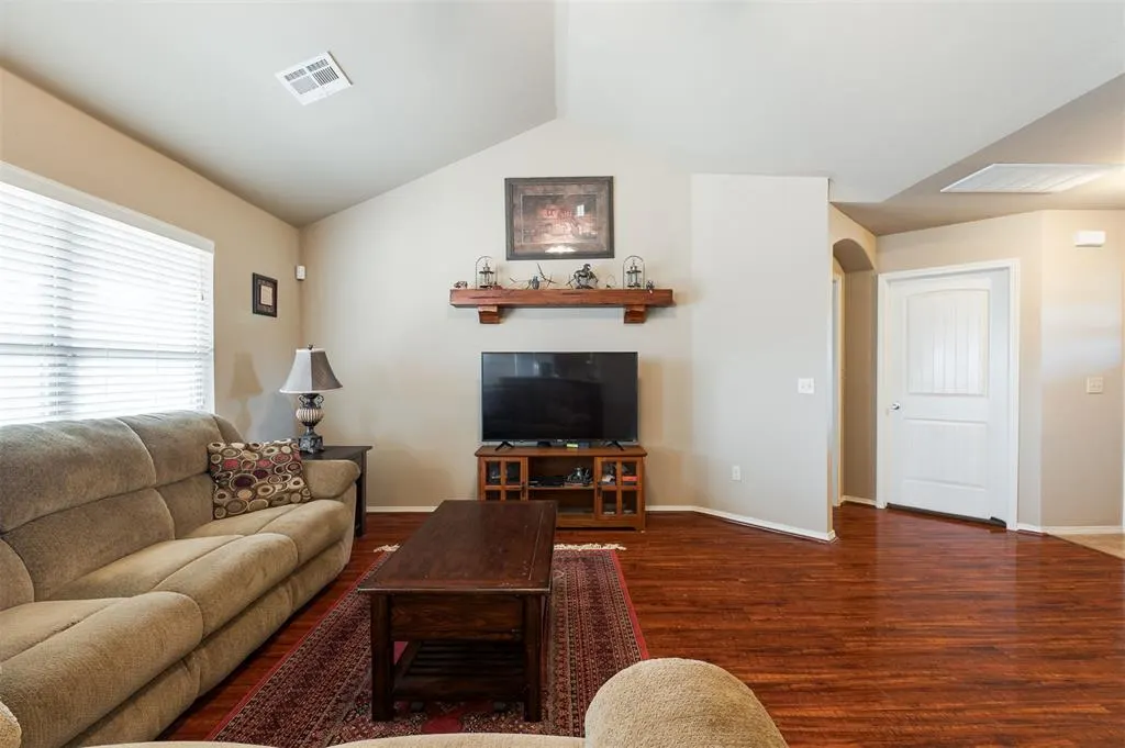 Photo 3 — 20100 N Rolling Meadows Drive, Luther, OK 73054